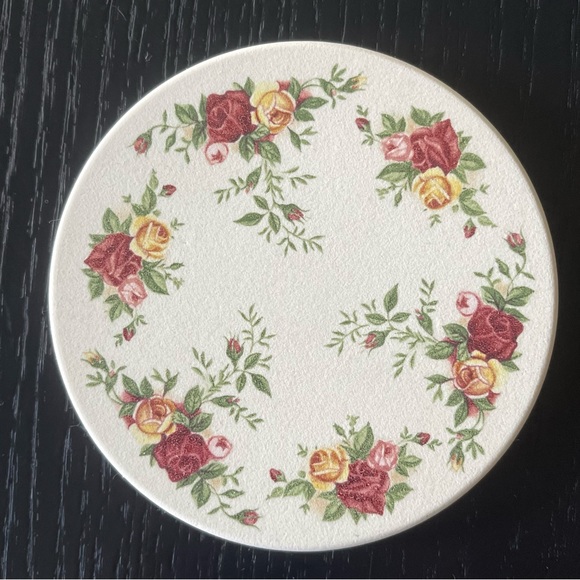 Set of 4 Vintage Royal Albert Old Country Roses Victoria style Coasters - Picture 3 of 7